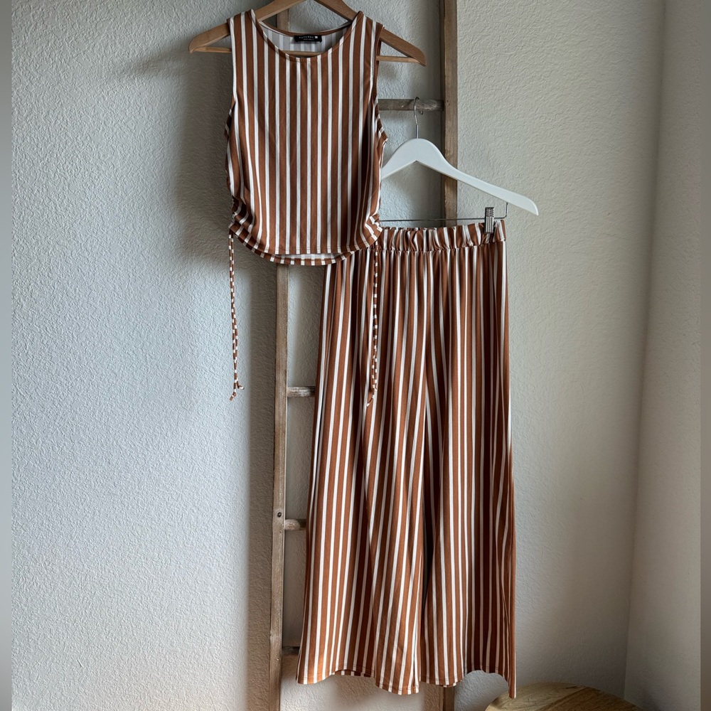 PAPEROC Brown/White Striped Wide Leg & Matching Top Set Sz: Large